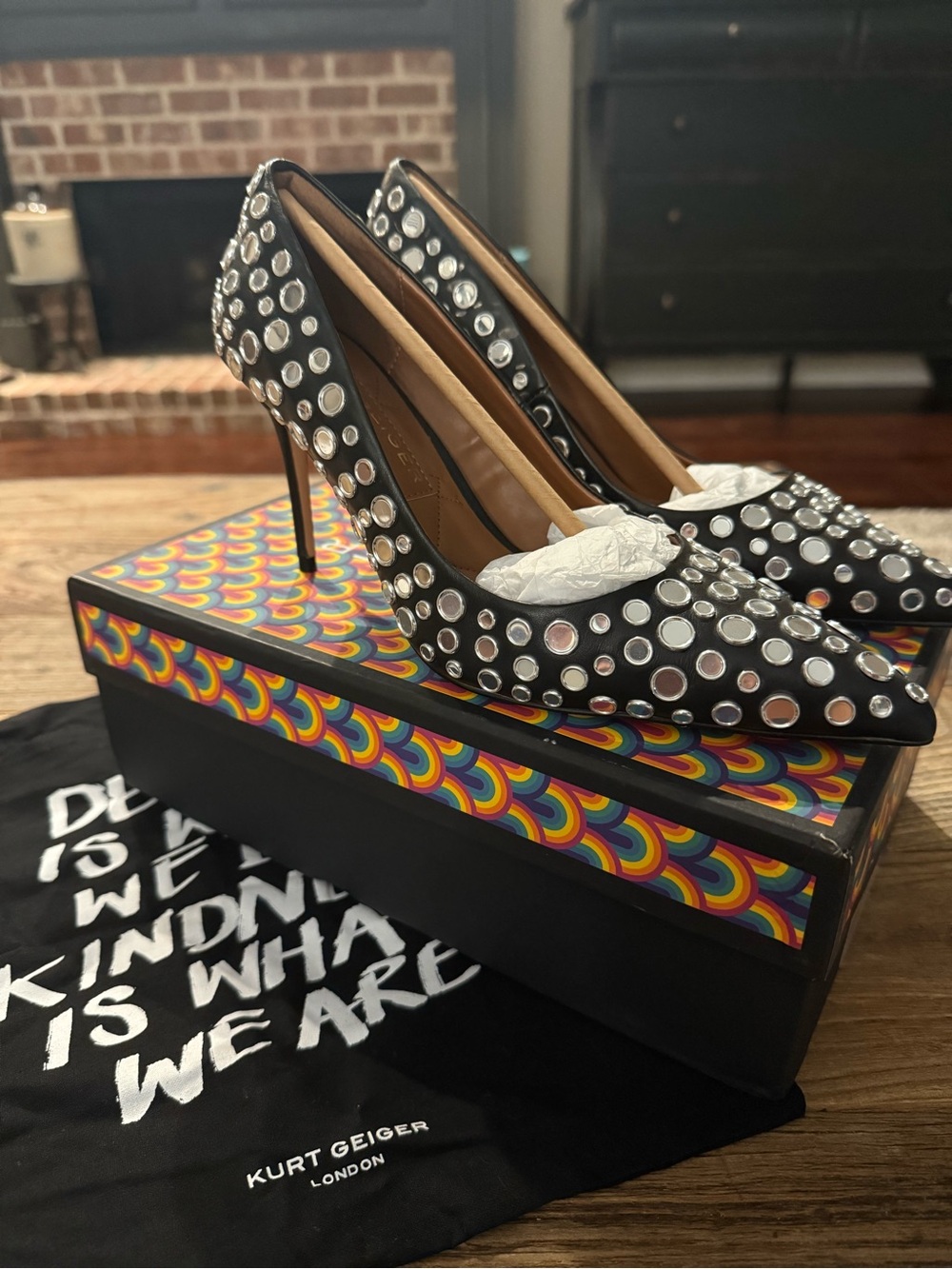 ✨ Kurt Geiger London Studded Pointed-Toe Heels ✨ Size 8
